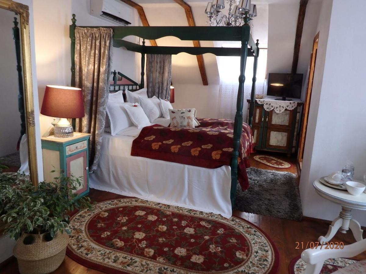 Casa Cositorarului Boutique Pension Segesvár Kültér fotó